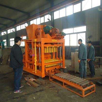 QT4-25 Semi Automatic Concrete Brick Machine